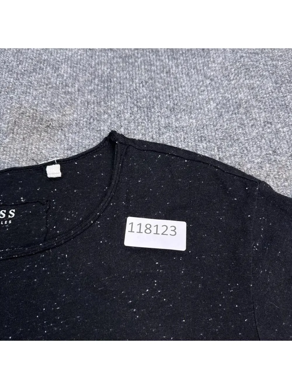 GUESS Tee Shirt Mens Size Medium Black Dotted Speck Crew Neck Short Sleeve - Picture 12 of 12
